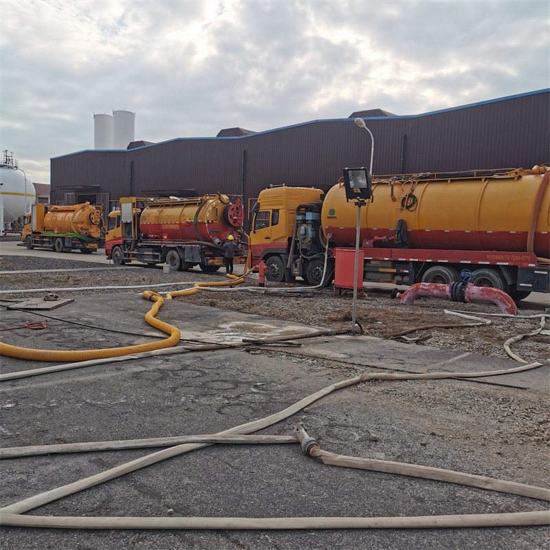 新龙污水池清理