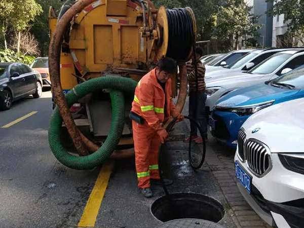 新龙排污管道清淤